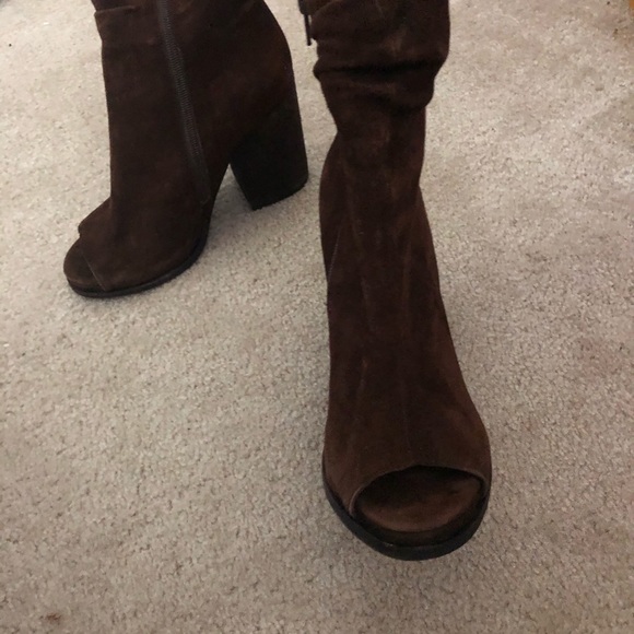Brown suede booties size 8, Urban Outfitters - Picture 2 of 4